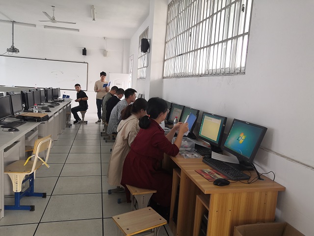 翔宇中學(xué)-培訓(xùn)4.jpg 翔宇中學(xué)-培訓(xùn)4.jpg